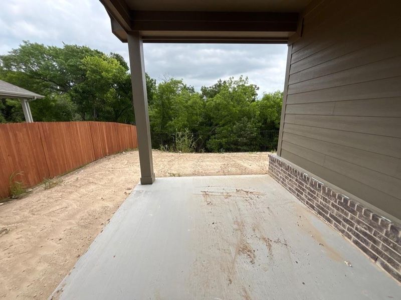 Exterior details and patio area of a home in Waterford Park, Weatherford (Image 3).