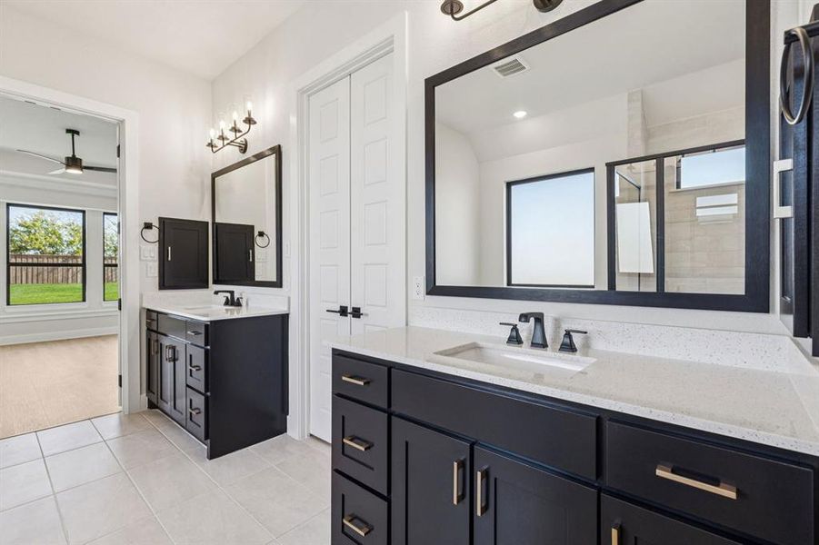 15-2119Verona_015 15-2119Verona_015