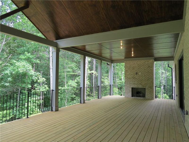 Exterior details and patio area of a home in , Acworth (Image 4).