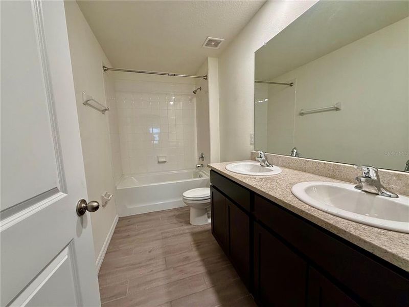 Furnished interior view inside a new home in , Gainesville (Image 5).