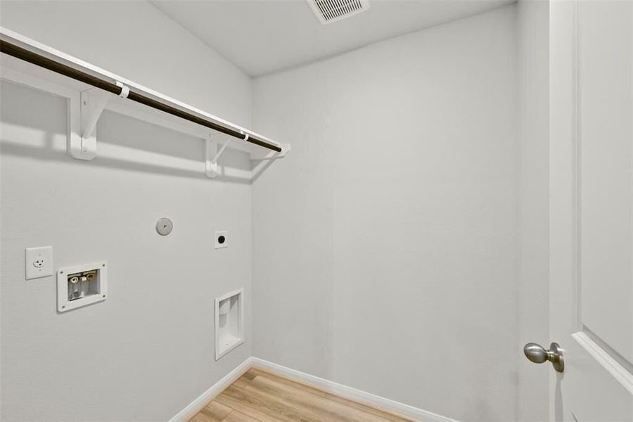 Spacious, unfurnished interior of a new home in Sunterra, Katy (Image 30). Spacious, unfurnished interior of a new home in Sunterra, Katy (Image 30).