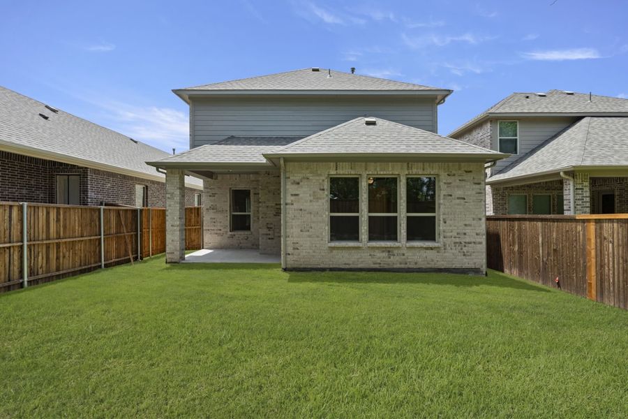 Representative exterior details of a home built from the Barton by Windsor Homes in Villas at Long Branch, Rowlett (Image 4). Representative exterior details of a home built from the Barton by Windsor Homes in Villas at Long Branch, Rowlett (Image 4).