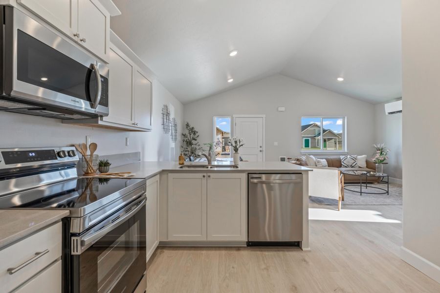 Furnished interior view inside a new home in Feather Ridge, Redmond (Image 12).
