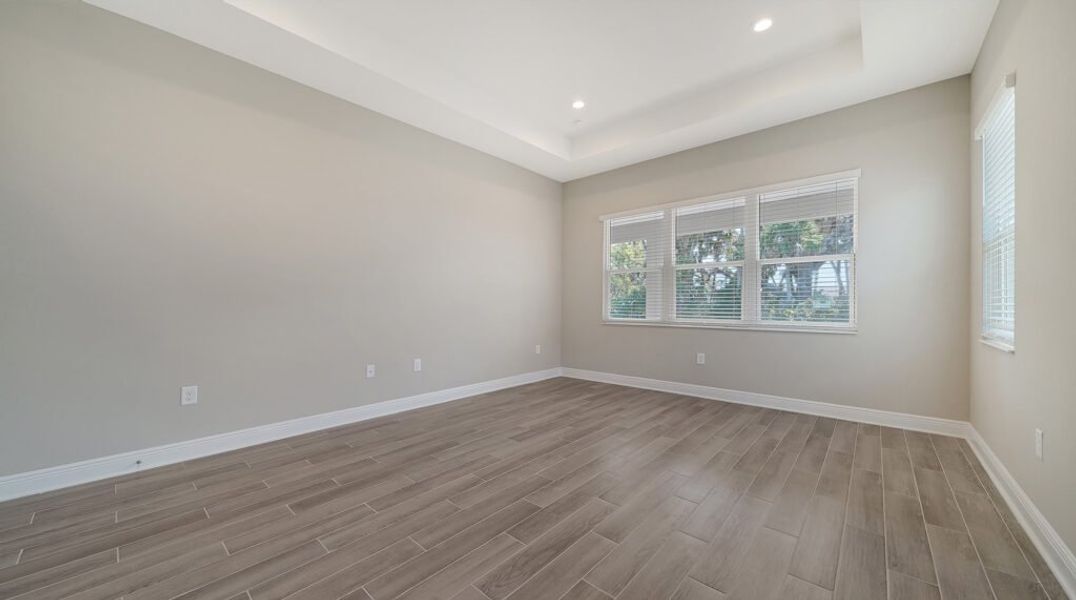 Spacious, unfurnished interior of a new home in Grand Palm, Venice (Image 20). Spacious, unfurnished interior of a new home in Grand Palm, Venice (Image 20).