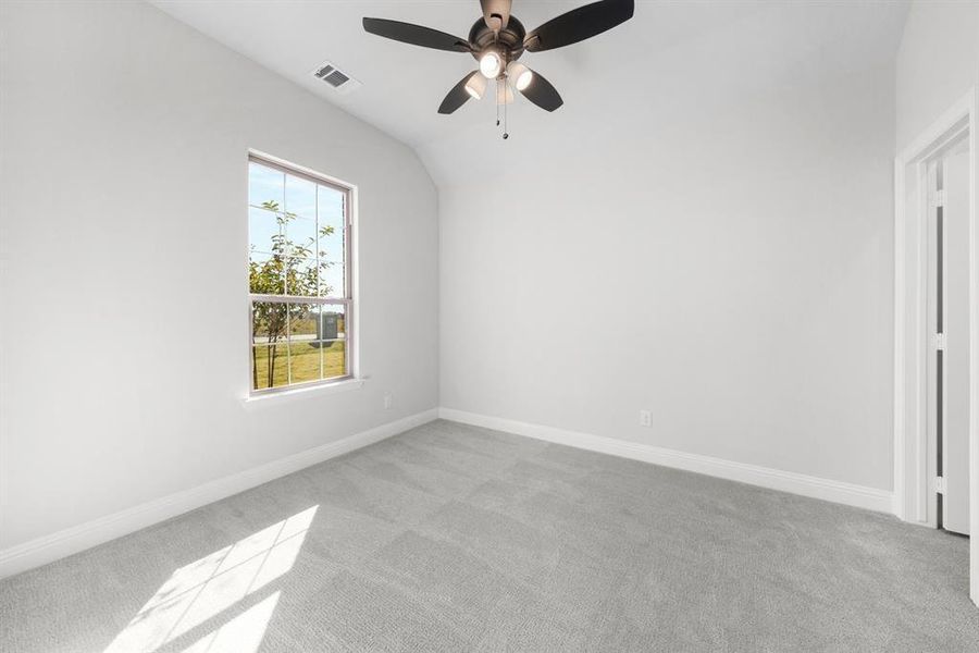 Spacious, unfurnished interior of a new home in , Waxahachie (Image 16).