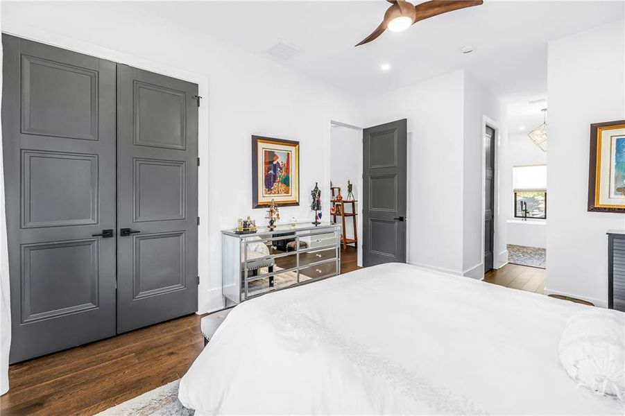 Furnished interior view inside a new home in , St. Petersburg (Image 40).