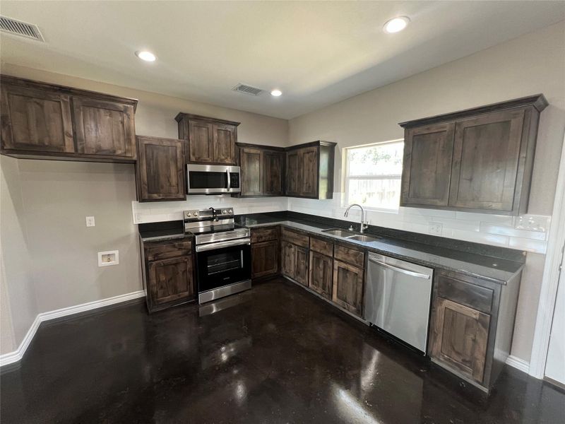 Furnished interior view inside a new home in , Lampasas (Image 4).
