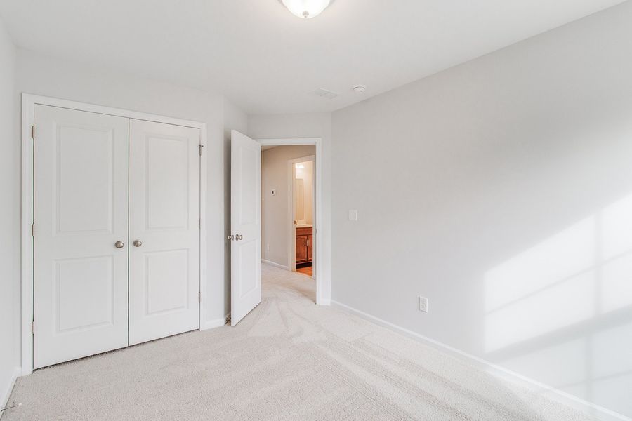 Spacious, unfurnished interior of a new home in Astoria, Columbia (Image 24).