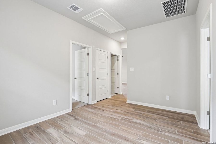 Spacious, unfurnished interior of a new home in Kallison Ranch, San Antonio (Image 20).