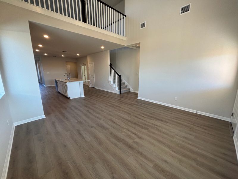 Spacious, unfurnished interior of a new home in Cannon Ranch 40s, Dripping Springs (Image 17).