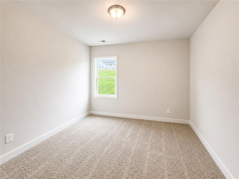 Spacious, unfurnished interior of a new home in Ponderosa Farms Estates, Gainesville (Image 26).