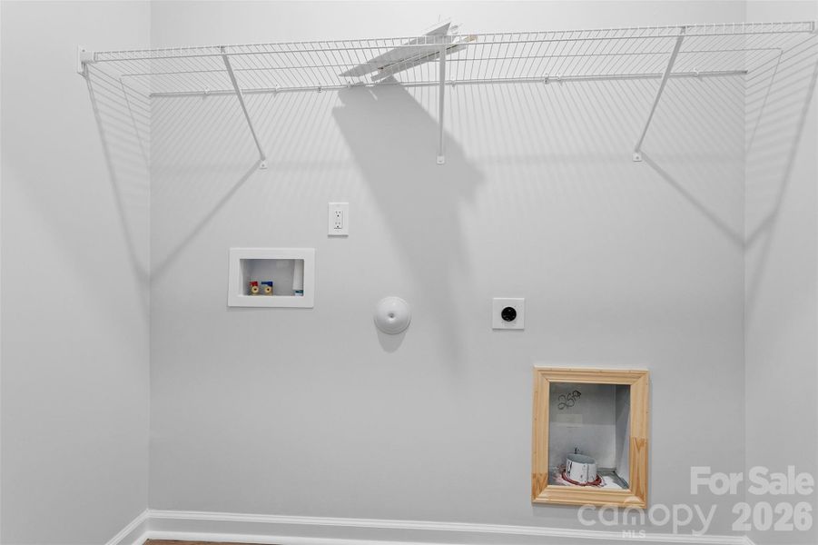 Spacious, unfurnished interior of a new home in Sloan Station, Charlotte (Image 17).