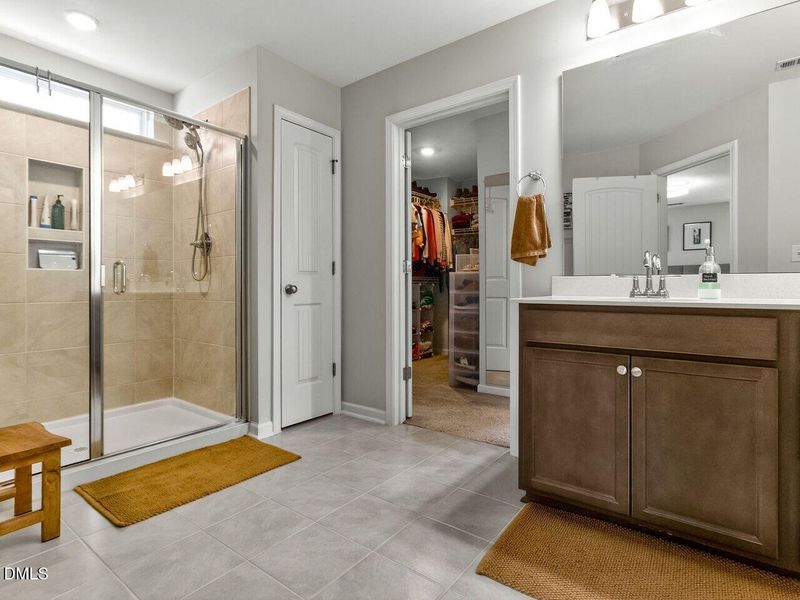 Owner's bathroom Owner's bathroom