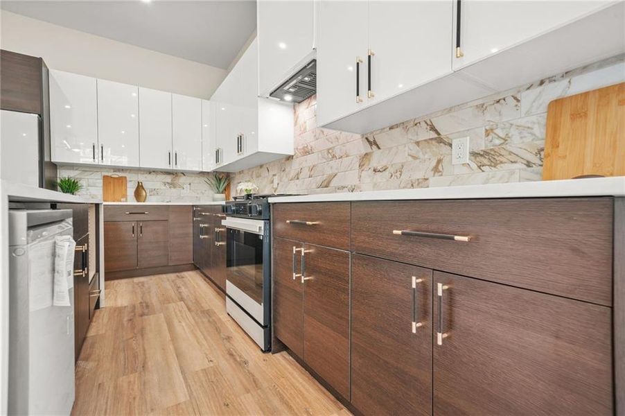 Furnished interior view inside a new home in , Atlanta (Image 13).