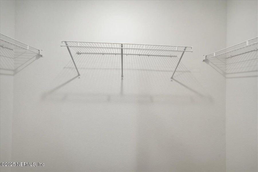 Spacious, unfurnished interior of a new home in Azalea Creek, Jacksonville (Image 29).