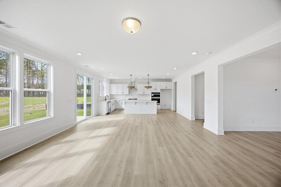 Spacious, unfurnished interior of a new home in Homecoming, Ravenel (Image 9).