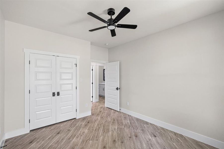 Spacious, unfurnished interior of a new home in , Granbury (Image 24).