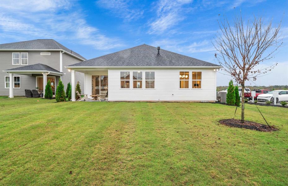 Exterior details and patio area of a home in Sparrow Creek, Boiling Springs (Image 3).