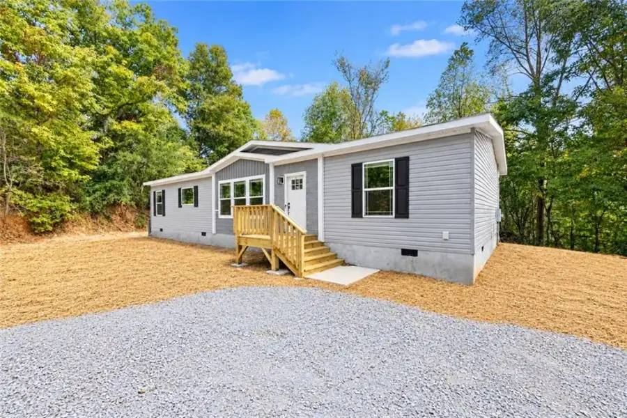 Exterior details and patio area of a home in , Jasper (Image 12).