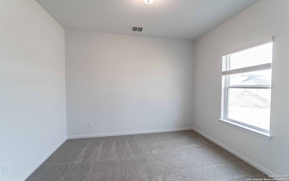 Spacious, unfurnished interior of a new home in Red Hawk Landing, San Antonio (Image 9).