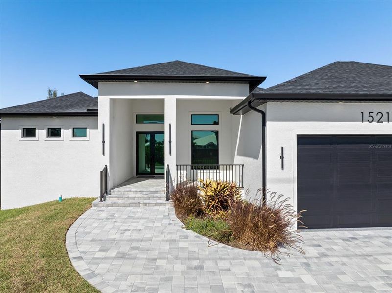 Exterior details and patio area of a home in , Port Charlotte (Image 21).