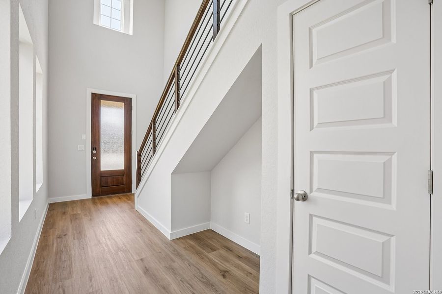Spacious, unfurnished interior of a new home in August Fields, New Braunfels (Image 32).