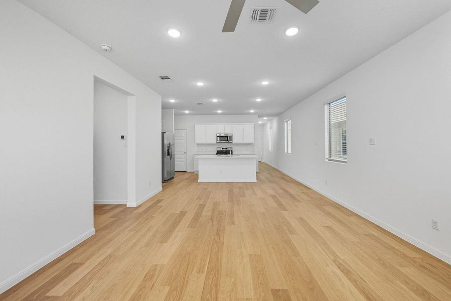 Spacious, unfurnished interior of a new home in Trinity Ranch, Elgin (Image 27). Spacious, unfurnished interior of a new home in Trinity Ranch, Elgin (Image 27).