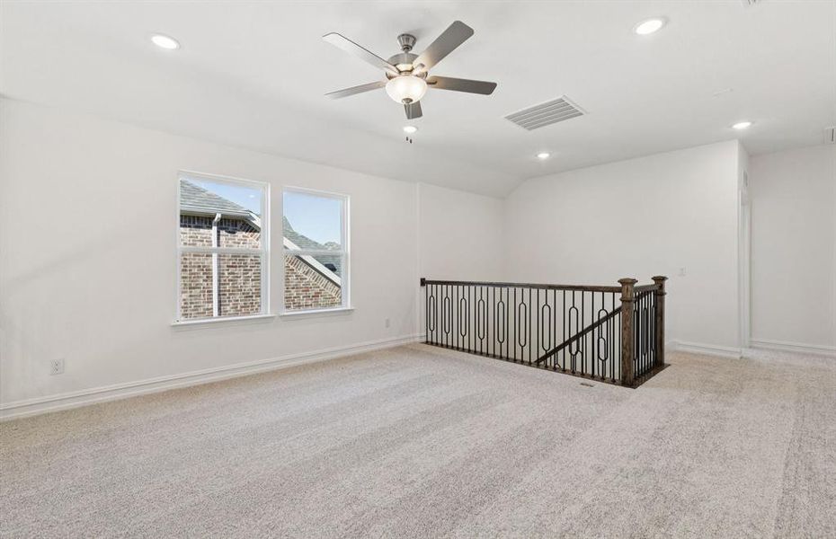 Light-filled game room providing additional living space Light-filled game room providing additional living space