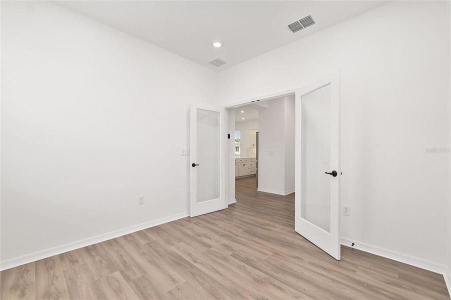 Spacious, unfurnished interior of a new home in , Ocala (Image 41).