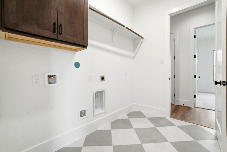 Spacious, unfurnished interior of a new home in Chapel Bend, Montgomery (Image 20).