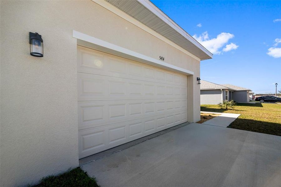 Exterior details and patio area of a home in , Ocala (Image 4).