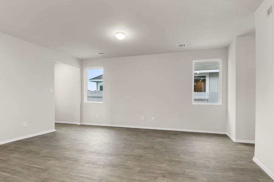 Spacious, unfurnished interior of a new home in Casetta Ranch, Kyle (Image 18).