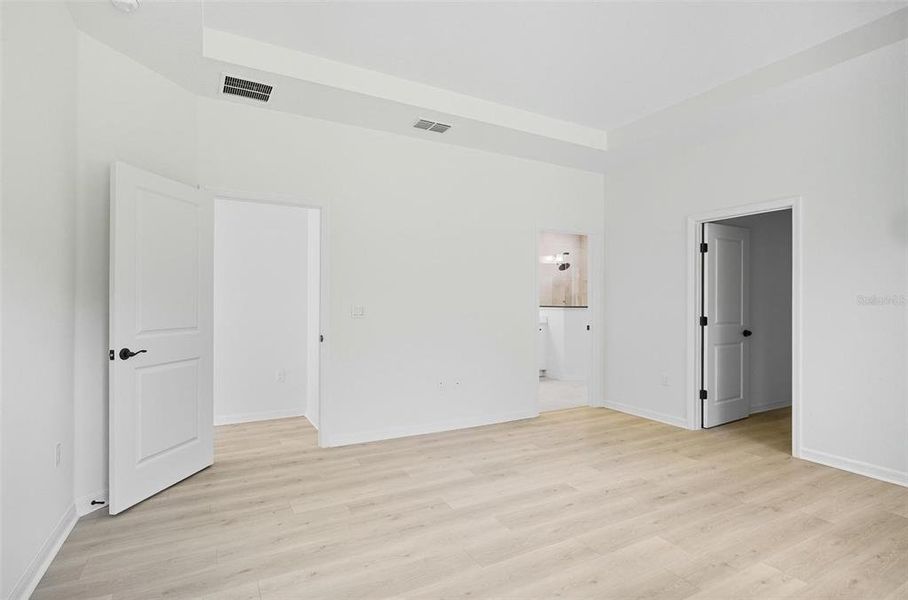 Spacious, unfurnished interior of a new home in Matanzas Cove, Palm Coast (Image 25).