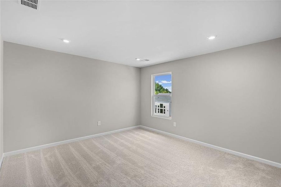 Spacious, unfurnished interior of a new home in Twin Lakes, Hoschton (Image 30). Spacious, unfurnished interior of a new home in Twin Lakes, Hoschton (Image 30).