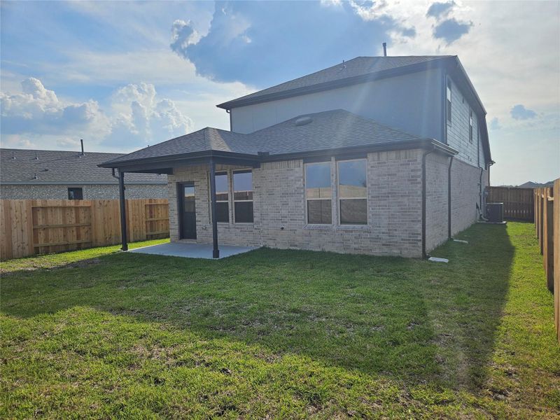 Exterior details and patio area of a home in River Ranch, Dayton (Image 14).