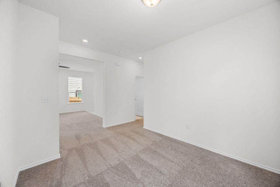 Spacious, unfurnished interior of a new home in Creekside at Estancia, Austin (Image 22).