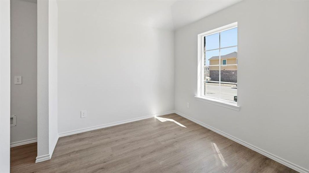 Spacious, unfurnished interior of a new home in Sweetwater Springs, Sherman (Image 31).