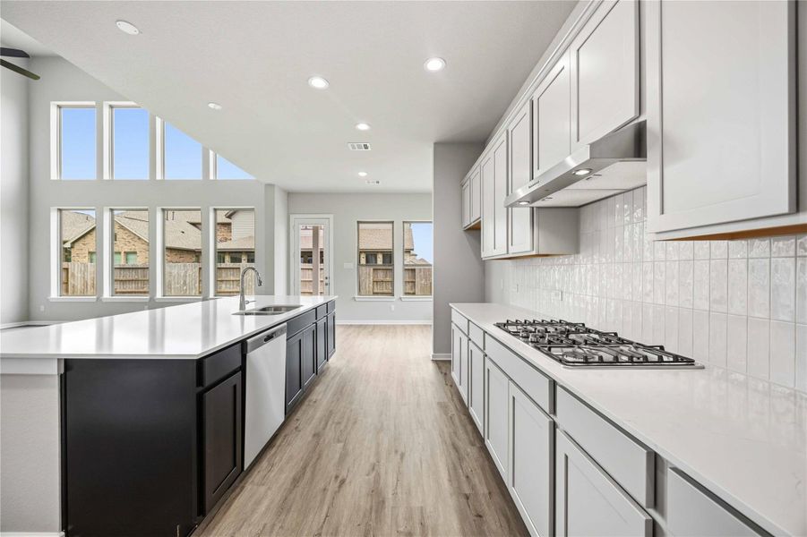 Furnished interior view inside a new home in Canterra Creek  60', Rosharon (Image 16).
