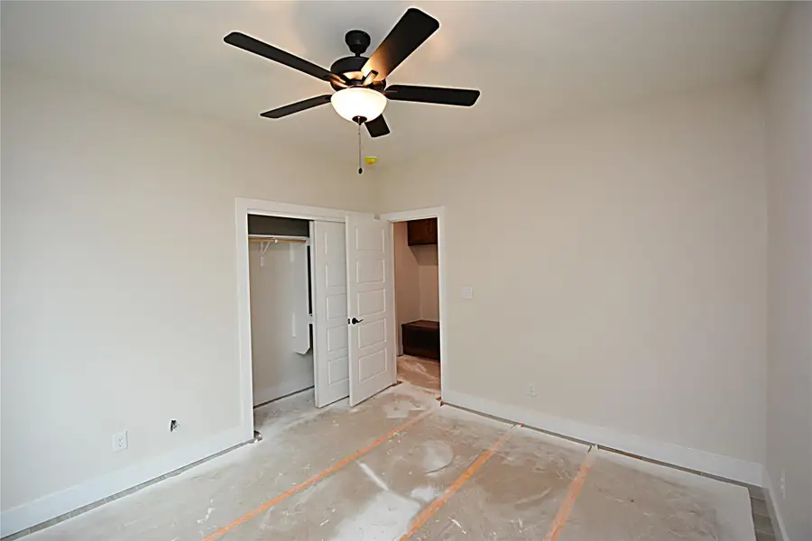 Spacious, unfurnished interior of a new home in , Canyon Lake (Image 8). Spacious, unfurnished interior of a new home in , Canyon Lake (Image 8).