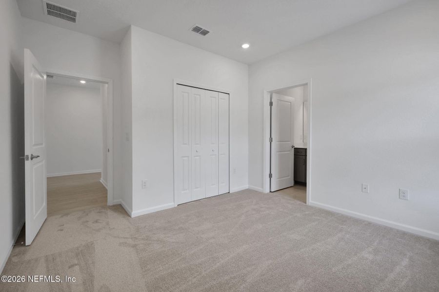 Spacious, unfurnished interior of a new home in Brook Forest, St. Augustine (Image 34).