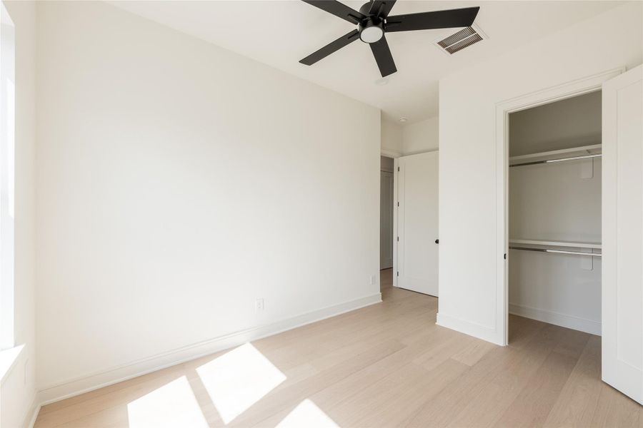 Spacious, unfurnished interior of a new home in , Houston (Image 37).