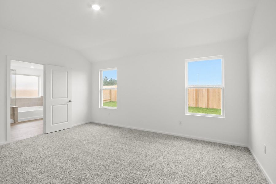 Spacious, unfurnished interior of a new home in Harrington Trails at The Canopies, Splendora (Image 10).