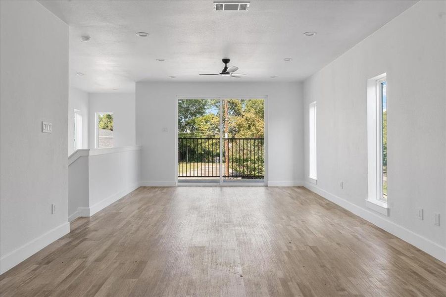 Spacious, unfurnished interior of a new home in , Dallas (Image 29).
