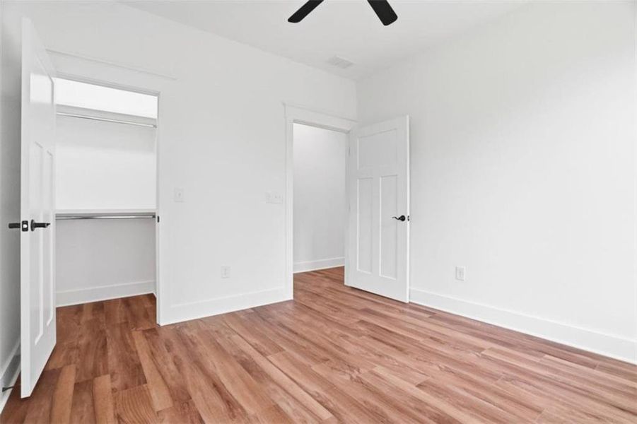 Spacious, unfurnished interior of a new home in , Jasper (Image 17).
