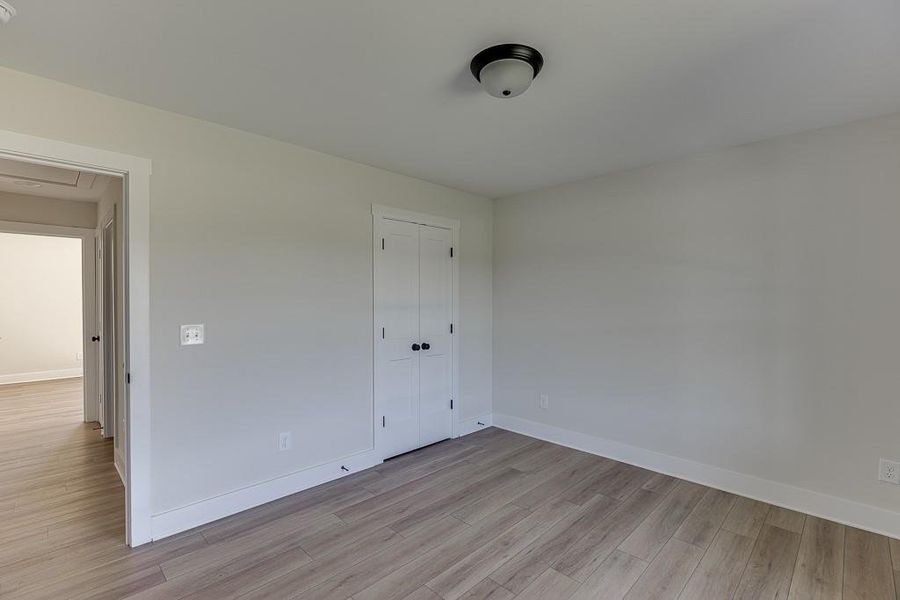 Spacious, unfurnished interior of a new home in , Hartwell (Image 27).