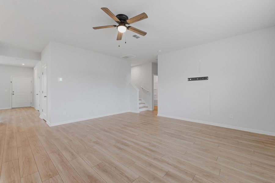 Spacious, unfurnished interior of a new home in Bradford Pointe, Summerville (Image 18).