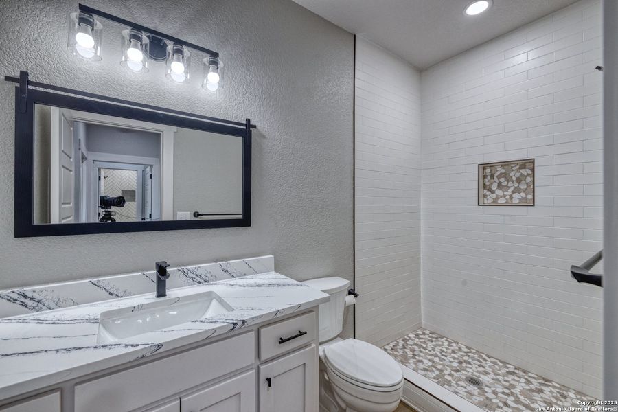 Furnished interior view inside a new home in , Leakey (Image 4).
