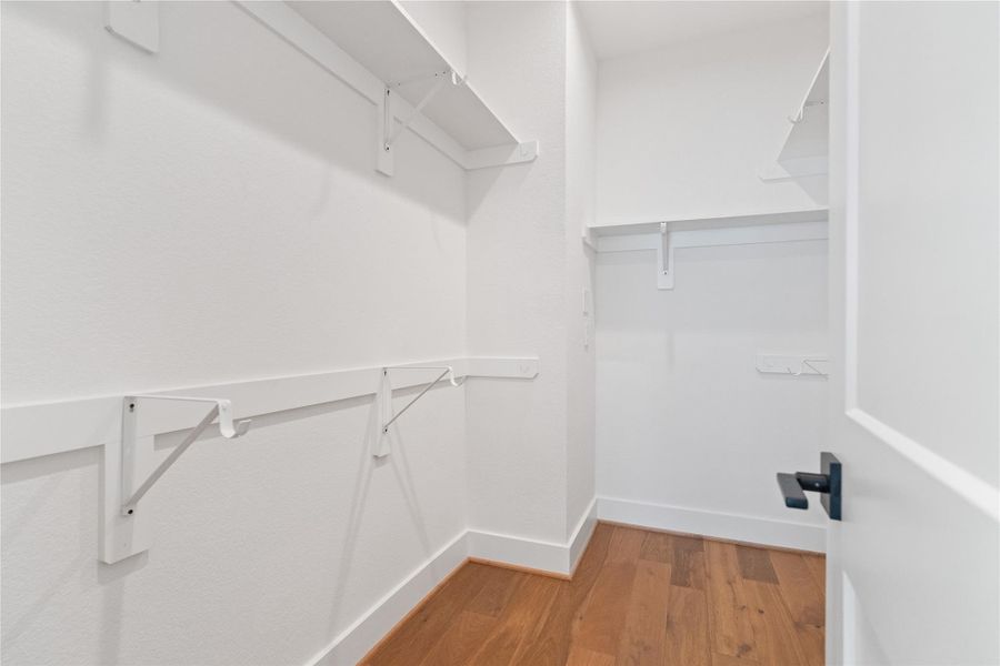 Spacious, unfurnished interior of a new home in , Houston (Image 23).