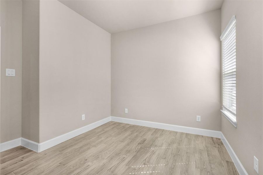 Spacious, unfurnished interior of a new home in , Willis (Image 35).