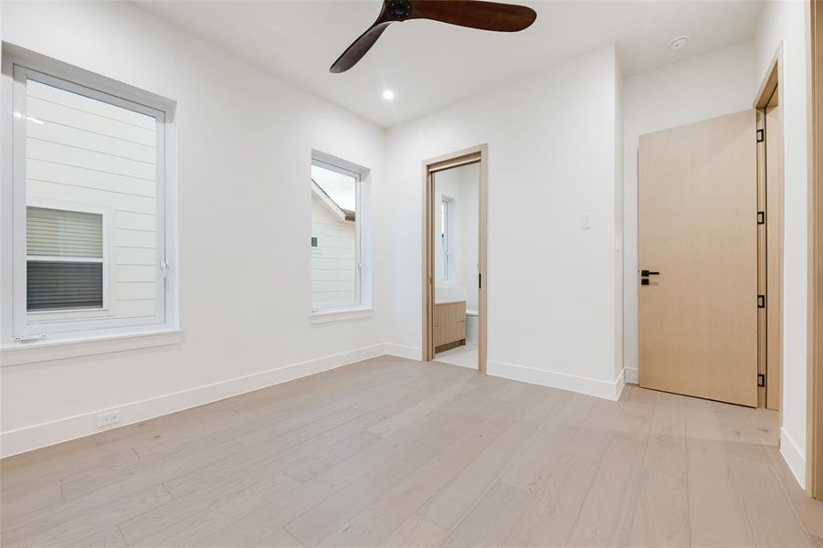 Spacious, unfurnished interior of a new home in , Dallas (Image 23).